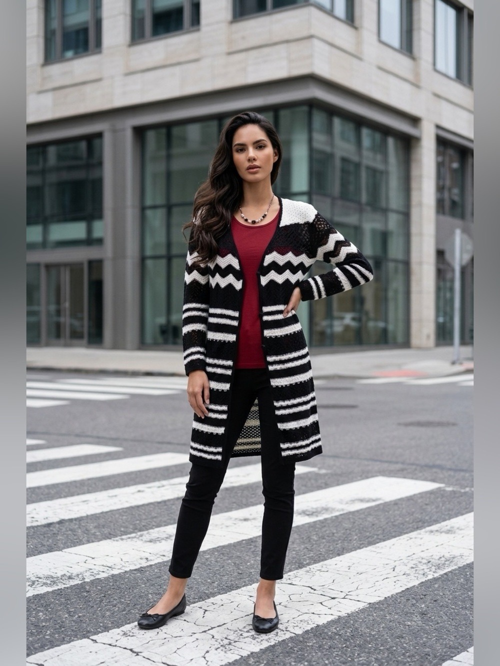 Chico’s (Sz 2) long Black & White Summer Cardigan in new condition!